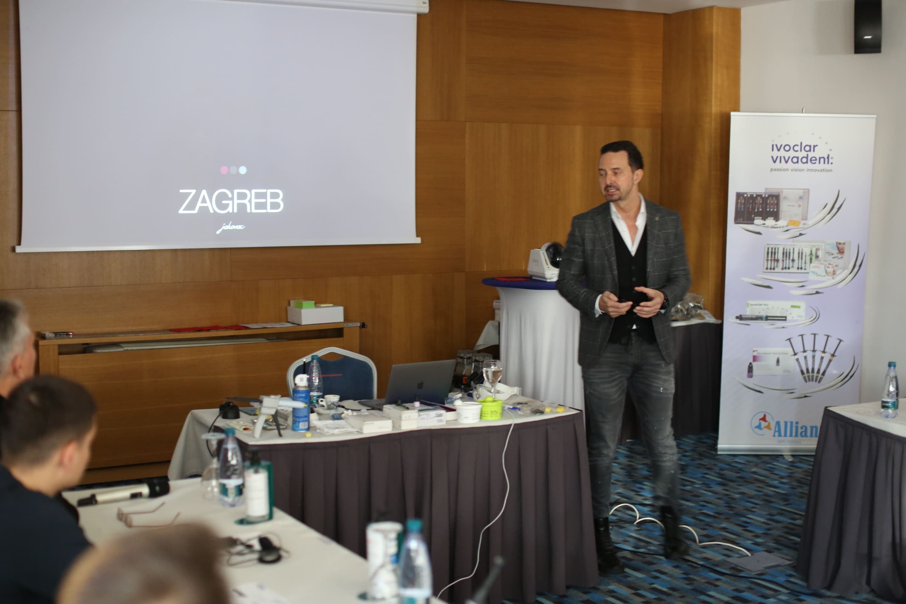 Preparimi dhe cementimi i restaurimeve pa përmbajteje metali tek dhëmbët natural dhe tek implantet