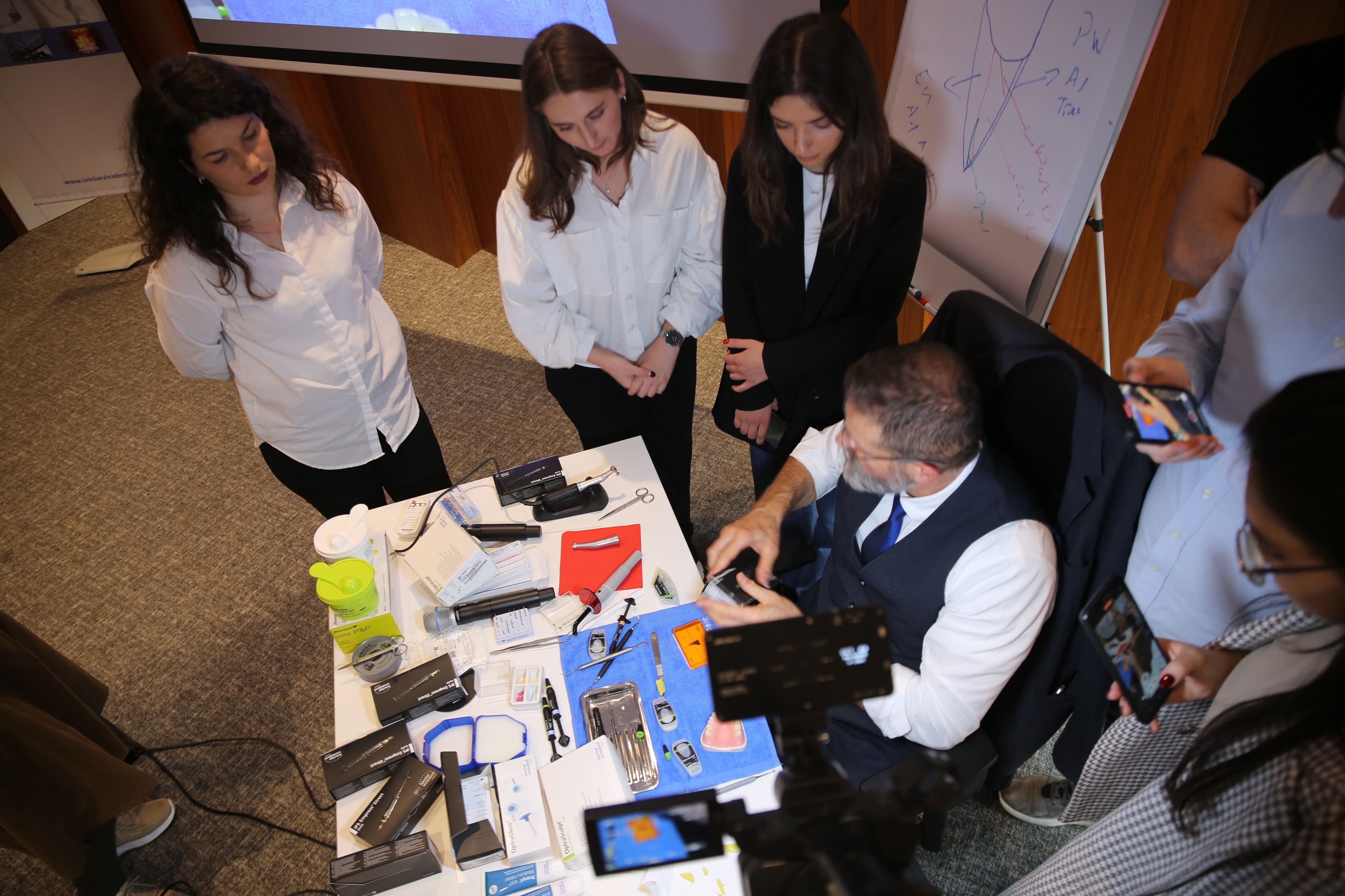 Mbushjet estetike nga kompoziti Tips&Tricks - Kurs Praktik